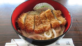 網走市　浜長　冷やしチキンカツうどん