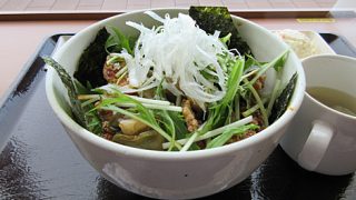 網走市　道の駅　キネマ館　網走ザンギ丼