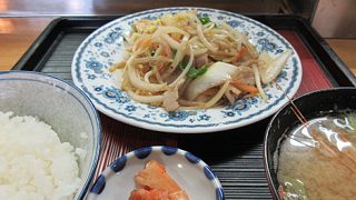 大空町女満別　敏　野菜炒め定食