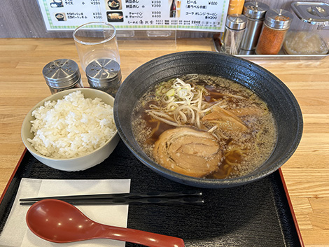 海風堂（大空町女満別）醤油ラーメン　ライス