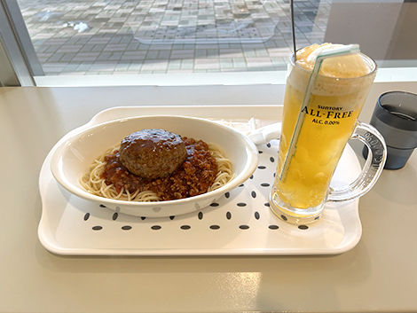 食事とコーヒーの店　午後（大空町女満別道の駅）　ハンバーグミートソース　オレンジフロート