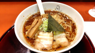 凡の風（網走市）黒醤油ラーメン　大盛り