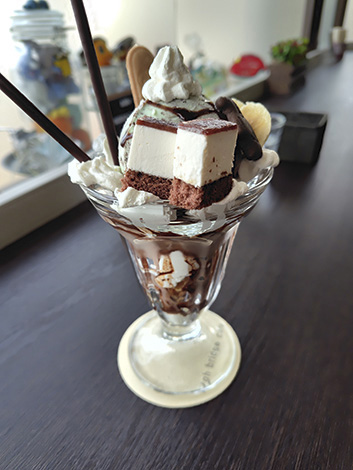 High Bridge Cafe（網走市）チョコミントパフェ