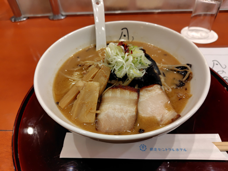 凡の風（網走市）味噌ラーメン　大盛り