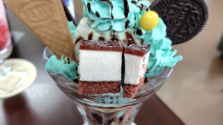 High Bridge Cafe（網走市）チョコミントプレミアムパフェ