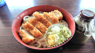 冷やしチキンカツうどん大盛り