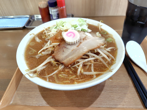 らー麺「こーるまん」（網走市）味噌ラーメン大盛り