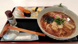 Nabe＜ネイブ＞（網走市）ラーメンセット（正油味）