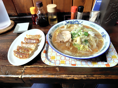 一心（大空町女満別）野菜ラーメン味噌大盛り　＆　餃子