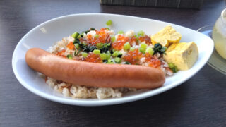 High Bridge Cafe（網走市）賄いトバ焼き飯　BIGソーセージトッピング
