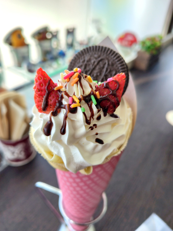 High Bridge Cafe（網走市）いちごチョコクッキークレープ